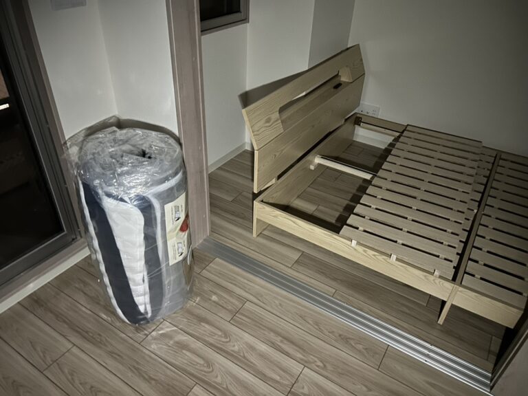 引っ越し後のベッド組立を代行｜新居での家具組立作業事例