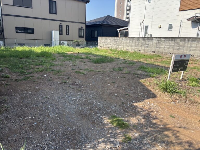 空き地の草刈り・雑草除去の作業事例｜近隣トラブル防止にもおすすめ